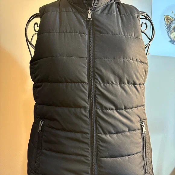 Banana Republic Black Puffer Vest - Picture 2 of 7